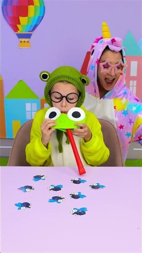 🎉 FUN CHALLENGE WITH MOM — FROG VS FLIES! 🐸 #shorts #fun