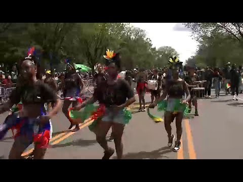 Thousands gather to celebrate Carnival in Brooklyn