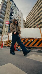 Simple Cloning Effect 🎥✨ Once you’ve rotoscoped or masked your clones you can add a lumetri color adjustment and increase the exposure do create that flashing effect. #tutorial #howto #transition | Gakuyen