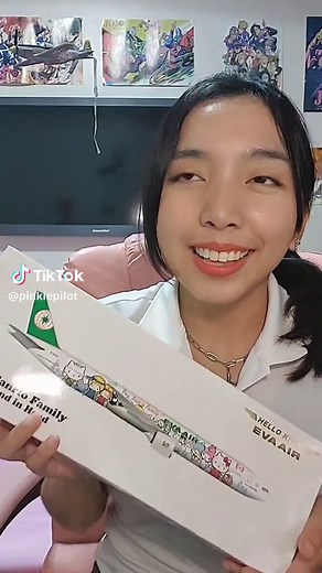 Unboxing Model Airplane Vlog with Hello Kitty Plane