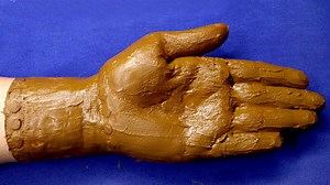 How to Apply Easy Full hand Mehndi Design with Comb | Eid Mehndi Trick for Beginners in this video tutorial i will show you step by step very easy mehndi design hope it's very helpful for beginners mehndi artist: Beautiful Henna | Beautiful Henna