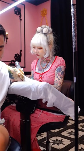 Mengying Lee on Instagram: "This time, I completed the client’s upper arm tattoo design. Cheetah 🐆Just like him On the surface, it may appear calm. Always keep your own goals in mind. Once you‘ve made up your mind, never hesitate. It gazed ahead, seemingly poised to leap at any moment. The leopard symbolizes courage, strength, and freedom. Its untamed tension not only showcases the power of nature It also reflects his inner resolve and determination. Not merely a beast It is the fearlessness an