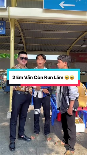 Lê Dư đón 2 bạn Lào Cai tại bến xe Mỹ Đình