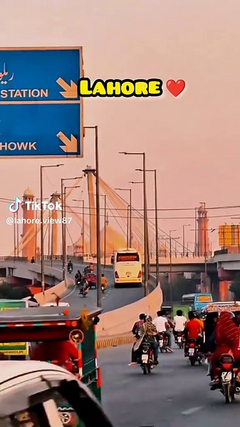 Lahore Viral Videos: Explore Lahore Today!