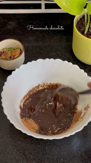 4 ingredient homemade chocolate 🤩