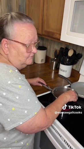 How to Make Delicious Chocolate Gravy for Biscuits