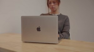 Incase Edge Hardshell with Makrolon® - MacBook Pro 14 inch Case - 2025, 2024, 2023, 2022, 2021, M5, M4, M3, M2, M1 - MacBook Case, Protective Hard Shell, Scratch Resistant, Rubberized Feet - Clear