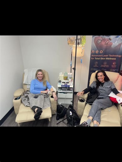 I’ll be at the med spa tomorrow from 10–4 if anyone wants to come in before the snow ❄️ Perfect time to treat yourself to: ⛄️Vitamin IV infusions 🌞Laser skin rejuvenation 💉Botox 💋Filler ✈️ HBOT All services are available tomorrow. Message me to grab a spot! #KensingtonMaryland #SnowDay #MedSpaLife #IVTherapy #LaserSkin