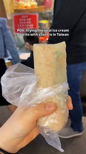 Stelly | Melbourne Food & Travel on Instagram: "Peanut Ice Cream Roll with Cilantro - a beloved Taiwanese street food classic 🥜 The vendor begins by shaving a block of crisp peanut brittle onto a thin popiah-style crepe. Two scoops ice cream are added on top, followed by a handful of fresh cilantro (can be omitted upon request) - giving it a sweet, nutty, icy, and lightly herbal flavour all at once. #taiwan #taiwantravel #taiwanstreetfood #taiwanstyle #taiwanculture #taiwan_tourism #ilovetaiwan