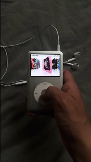 The Return of the iPod Classic 🔥 Vintage Apple Vibes in 2025 #iPodClassic #Apple #retrotech