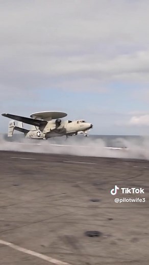 US Navy E2-Hawkeye Take-Off
