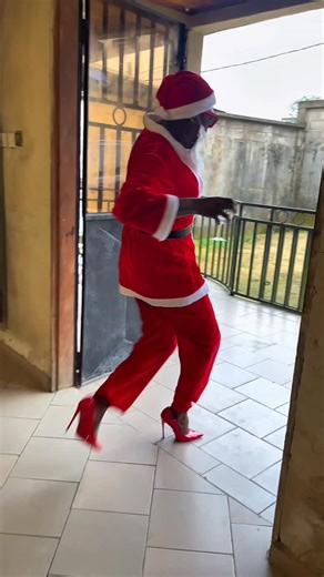 MC & HOST: Corporate-Weddings-Events on Instagram: "It’s Friiiiiiiiiday and it’s the First Friday of December🥰🥰🥰As you begin this festive month, all I wish for you is health, strength and project successes🙏🙏🙏On the other hand, Make sure you FRYYYYYYYY every single Friday this December 🤣🤣🤣Song by Cameroon Bikutsi singer Lady Ponce: Le ventre Le bas ventre #itsfriday #imagenation #motivation #influence #kraemercamerounofficiel #lifestyle #dance #laughter #entertainer #comicdance #danceonh