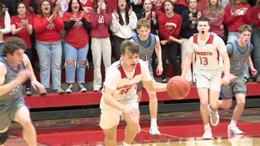 Buzzer-beater sends Marquette Catholic boys’ basketball to State tournament