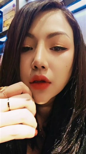 วิดีโอของ Cool Sloth🔺 (@cool.sloth88) พร้อมเพลง CHANEL X SHINY - Jeremiah Custodio