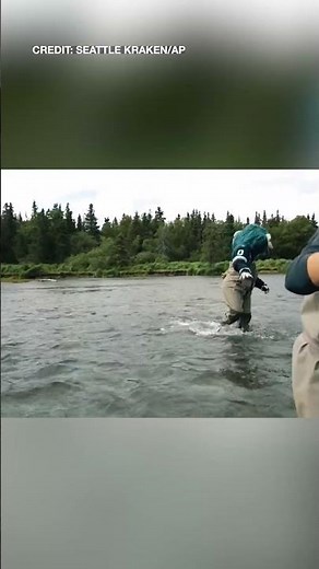 NHL team's mascot has close encounter with brown bear during video shoot
