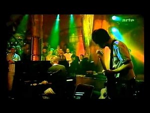 Radiohead acoustic - Punch-up at a wedding / Everything in it's right place [HD]