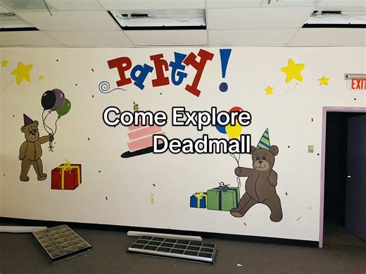 Exploring Abandoned Dead Malls 007 Style