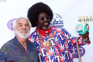 Afroman Falls Off Stage: Watch