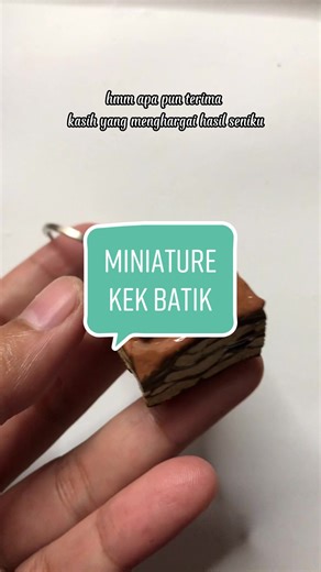 Kek Batik Miniature - Handmade Dessert Replica