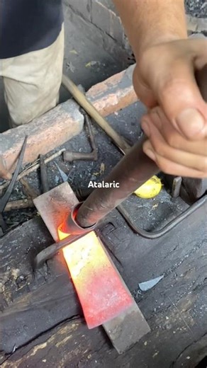 Perfect the process of forming a dockle of a tree root extraction tool. #blacksmith #tools #handmade