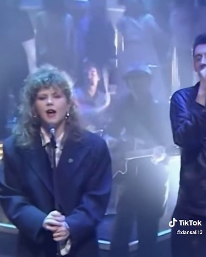 The Pogues Fairytale Of New York Feat Kirsty MacColl