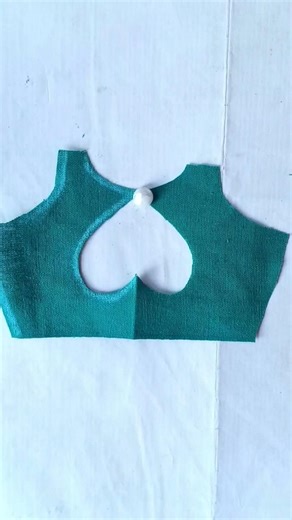 Back Blause design cutting trick 😱#diy #nightdresscuttingandstitching #shortsfeed #youtubeshorts