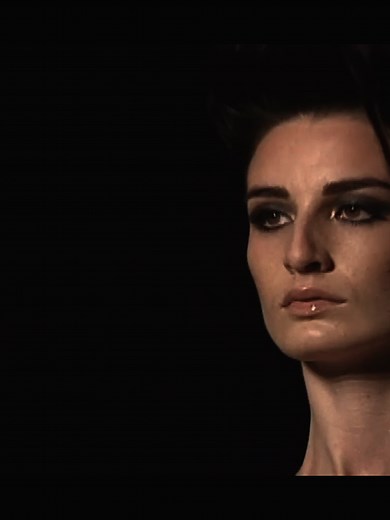 Erin O'Connor: Iconic Versace Spring/Summer 2001 Show