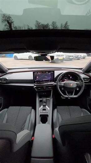 Just in at Sinclair Direct 🔥 This CUPRA Formentor 2.0 TSI VZ3 333PS DSG 4Drive has just landed and it’s a serious bit of kit 👀 5 things we love about it: • 333PS 4Drive – loads of power with all-wheel drive grip • Matrix Ultra HD headlights & Top View camera – makes night driving and parking so much easier • Dynamic chassis control – switch between Comfort, Sport and CUPRA depending on your mood • Heated supersports seats, heated steering wheel & 3-zone climate – For everyday comfort • Wireles