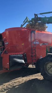 Another KUHN Mixer Wagon on the Move!🚜 A 𝗣𝗿𝗼𝗳𝗶𝗹𝗲 𝟮𝟬.𝟮𝗖𝗦 𝗖𝗿𝗼𝘀𝘀𝗺𝗶𝘅 Mixer Wagon was recently delivered to a customer in Mittagong, NSW, with Truck & Tractor. ✔ | KUHN Australia