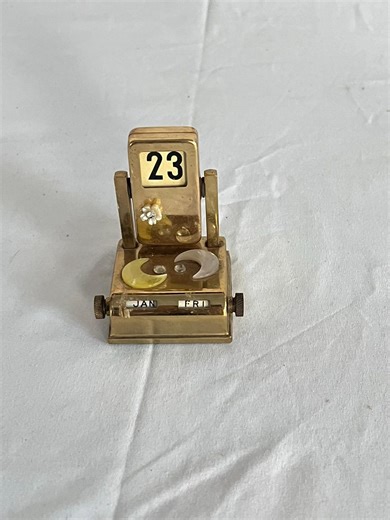 Brass Perpetual Flip Desk Calendar---midcentury Decorative Calendar---1950s Flip Calendar---gift for Brass Collector---dresser Vanity Item - Etsy