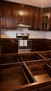 113 reactions | Instalación de encimera de cocina en cuarzo. En isa Design, realizamos instalaciones de encimeras de cocina en toda Guatemala , con materiales como cuarzo, cuarcita y piedra sinterizada. WhatsApp: 5049-7492 Compra en: www.isaguate.com | Isa Design | Facebook