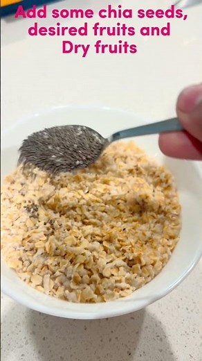 1 Minute Oats in Microwave ⏱️ Super Quick Breakfast!