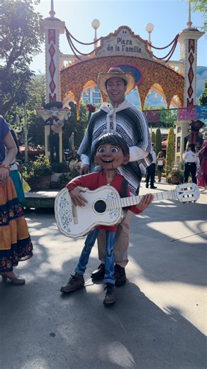 14K views · 288 reactions | The Storytellers of Plaza de la Familia Celebrate The Musical World of Coco! #Disney #DCA #DisneyParks #DisneyLife #Coco #DayOfTheDead #Mexican #VivaMexico #MexicanTradition Disney California Adventure Park | Elijah Bergwitz | Facebook