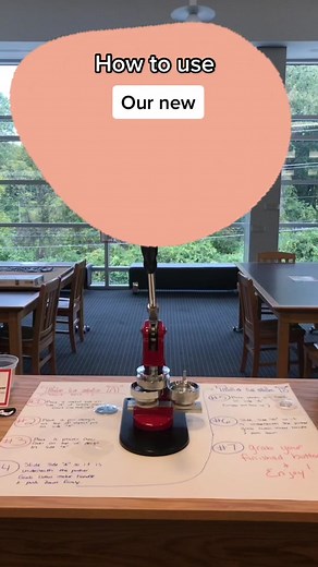 Tutorial para usar la máquina de botones en el makerspace