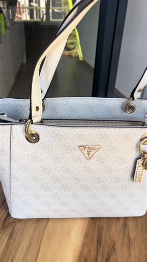 Unbox my new big girl bag🥺❤️👜 #unboxing #guessbag #totebag #superbalist @Superbalist @GUESS_ZA