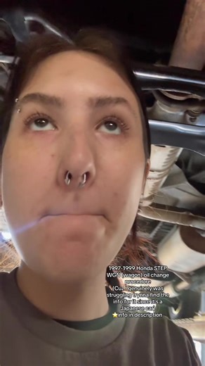 Oil type: 5w30 winter and 10w40 summer Oil capacity: 3.8 Liters Oil Filter part number (microgard)mgl51365 (replaces ecogard x4612) Drain plug size 1/16