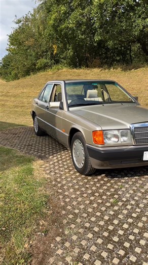 The Mercedes-Benz 190 E may be over forty years old, but it remains a phenomenal luxury car. In fact, the Baby Benz must be one of the most relaxing and accomplished cars I’ve ever driven, and it even rides better than a Rolls-Royce. This video is live now for my Patreon supporters, so if you’d like to see it, then comment ‘BENZ’ below. | Twin-Cam