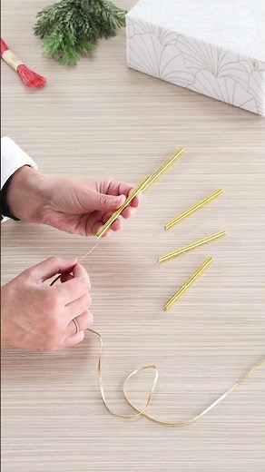 Tuto - Comment réaliser un bel emballage cadeaux ? 🎁 | Short