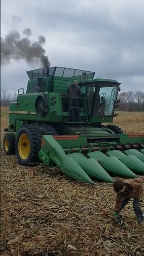 John Deere 8820 Combine Cold Start #farmharvest #combine #johndeere #coldstart