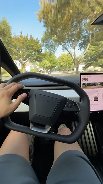THE TESLA CYBERTRUCK IS CRAZY!!
