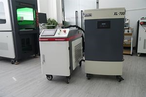 [Hot Item] Customized Laser Derusting Machine with Robot Platform for Aerospace Components