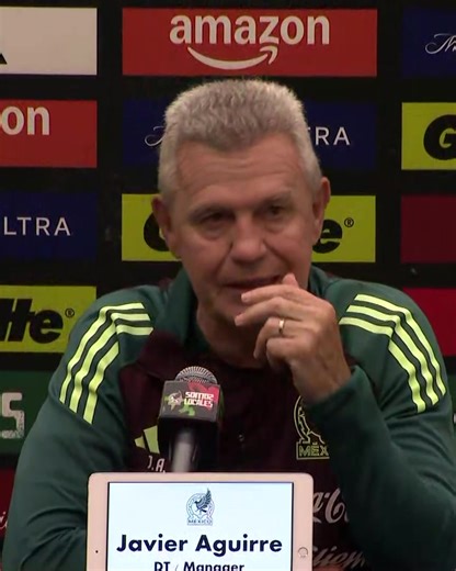 ¡Queríamos tres, nos dio uno! 🇲🇽 A la primera no se pudo, pero Javier Aguirre dio a conocer que Alexis Vega iniciará el encuentro ante Japón. Tremenda relación entre nuestro periodista y el Vasco. #miselecciónazteca | TV Azteca Deportes