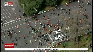 43K views · 1.9K reactions | Chaotic scenes have erupted throughout the day, with construction workers protesting against vaccine mandates and lockdowns. Read the full story at www.skynews.com.au | Sky News Australia | Facebook