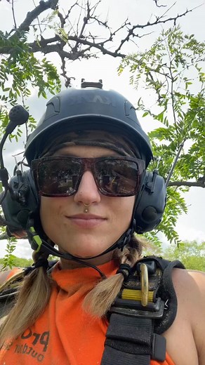 Nifty lift life 🤪✌🏻 #niftylift #femalearborist #arborist #arboristlife #treework #womanarborist #minnesota #arboristsoftiktok #treeservice #treeclimber #treeclimbersoftiktok #treeclimberlife