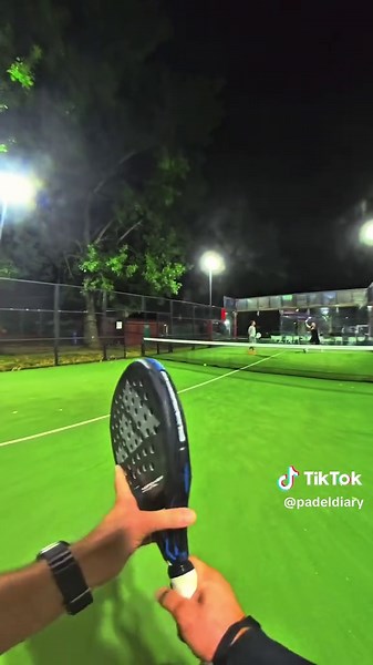 Today’s lesson on court was simple… but powerful. Right defends. Left finishes. I’ve always played on the right side — not because I smash harder, but because I hold the line. I block, I recover, I buy time. And honestly… I like the pressure. My partner? He’s the hammer. The one who steps in, takes risks, and finishes the point with a smash or fast volley. It took me a while to understand that padel doubles is like a dance — and each role matters. The right builds. The left kills. And when it cl