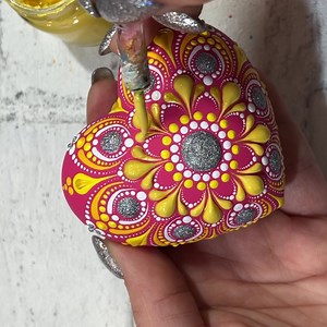 Dot Art Mandala Heart Painting🎨 #painting #mandala #dotart #heart #mandalastone #artprocess #acrylic #acrylicpainting #decor #colorful #dotpainting #mandalaartist #satisfyingart #artwork #satisfying #diyhomedecor #diyproject #dotmandala #steinebemalen | Art of Points