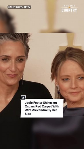 Jodie Foster and Alexandra Hedison shining on the Oscars red carpet 🌟 #jodiefoster #alexandriahedison #oscars #academyawards