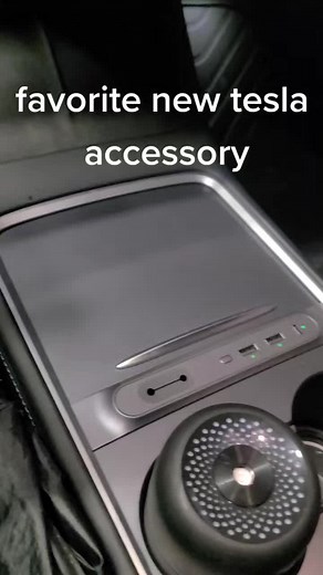 Top USB Hub for Tesla Model 3 and Model Y