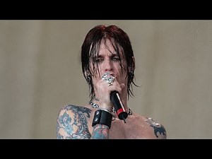 Buckcherry Performs Lit Up Live (1999)
