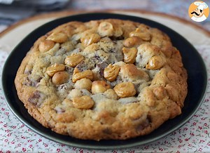 Recipe: xxl cookies with hazelnut chocolate & peanut praline